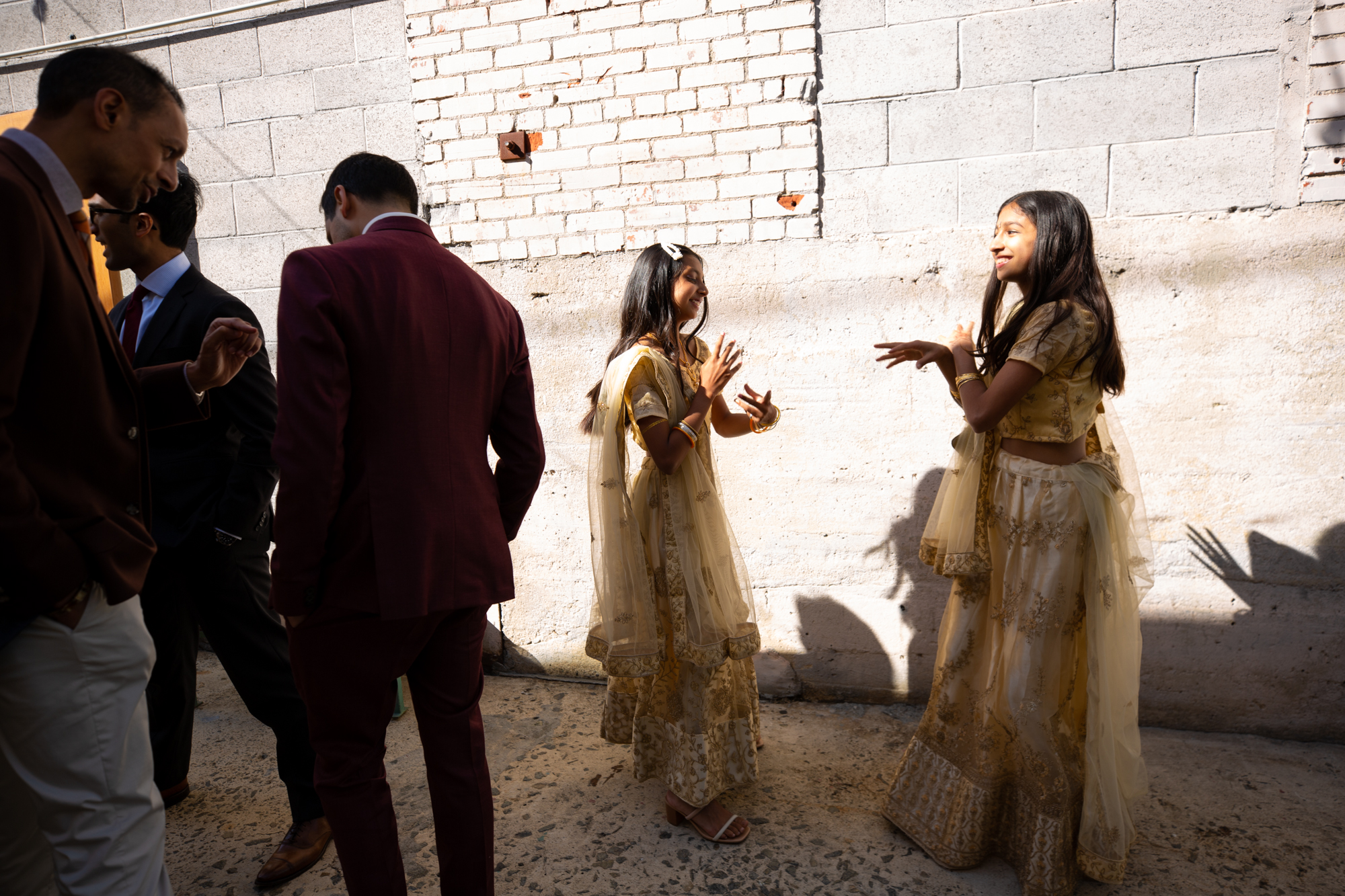 indian girls dance downtown los angeles wedding
