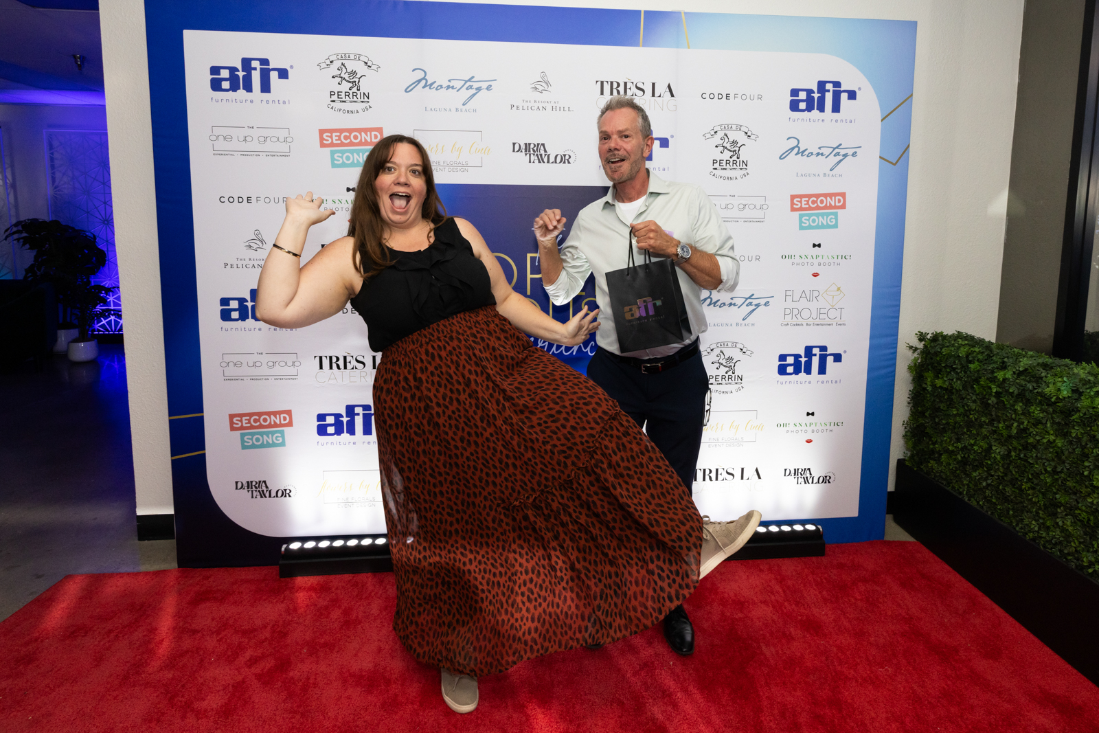 candid step and repeat photography
